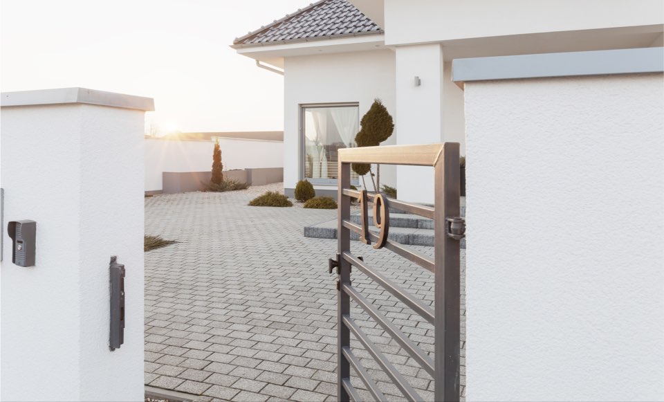 Portillon métallique à Saint-Doulchard près de Bourges dans le Cher 18